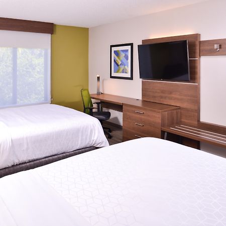 Holiday Inn Express Hotel & Suites Tampa-Anderson Road-Veterans Exp By Ihg West Chase Екстер'єр фото