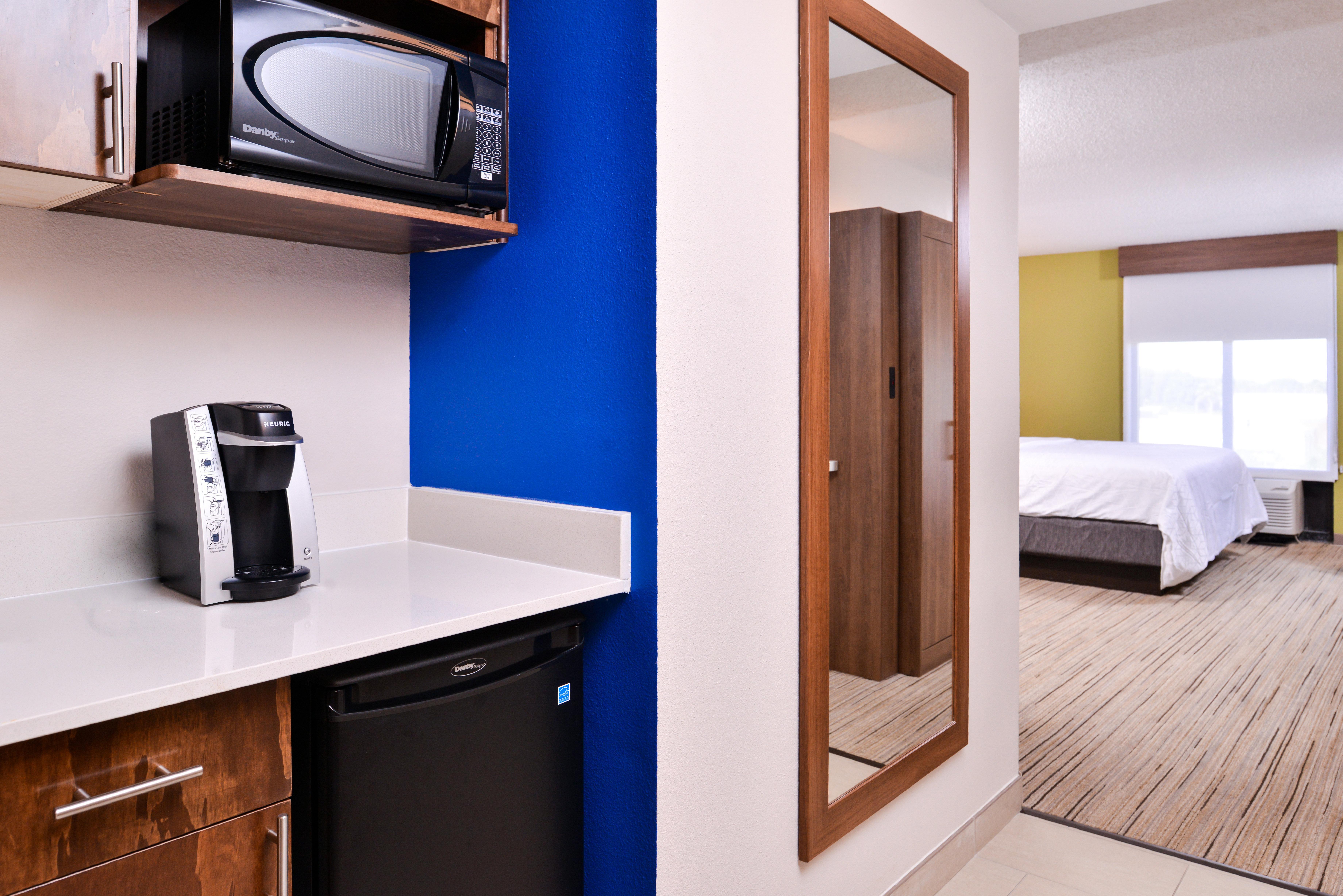 Holiday Inn Express Hotel & Suites Tampa-Anderson Road-Veterans Exp By Ihg West Chase Екстер'єр фото
