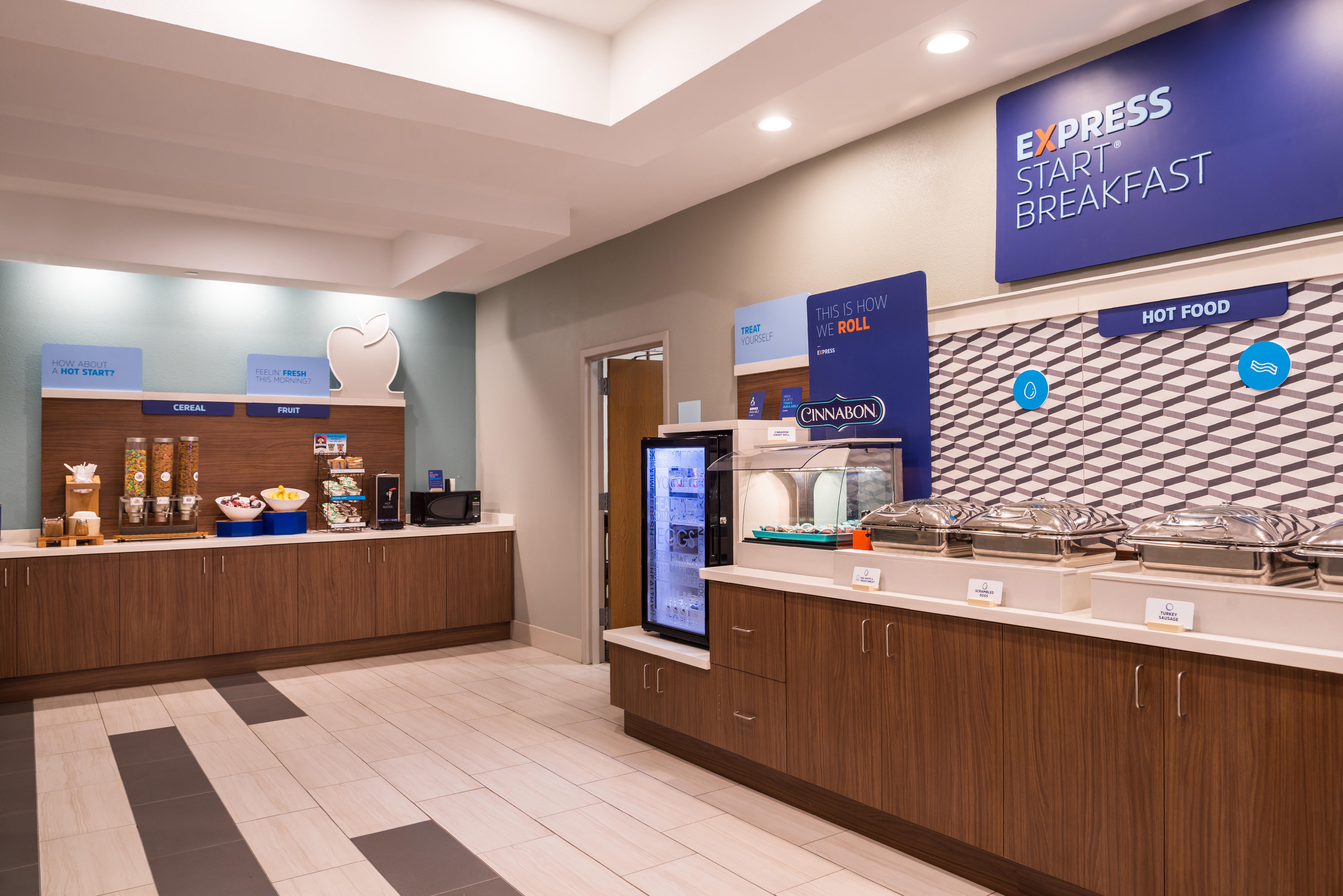Holiday Inn Express Hotel & Suites Tampa-Anderson Road-Veterans Exp By Ihg West Chase Екстер'єр фото
