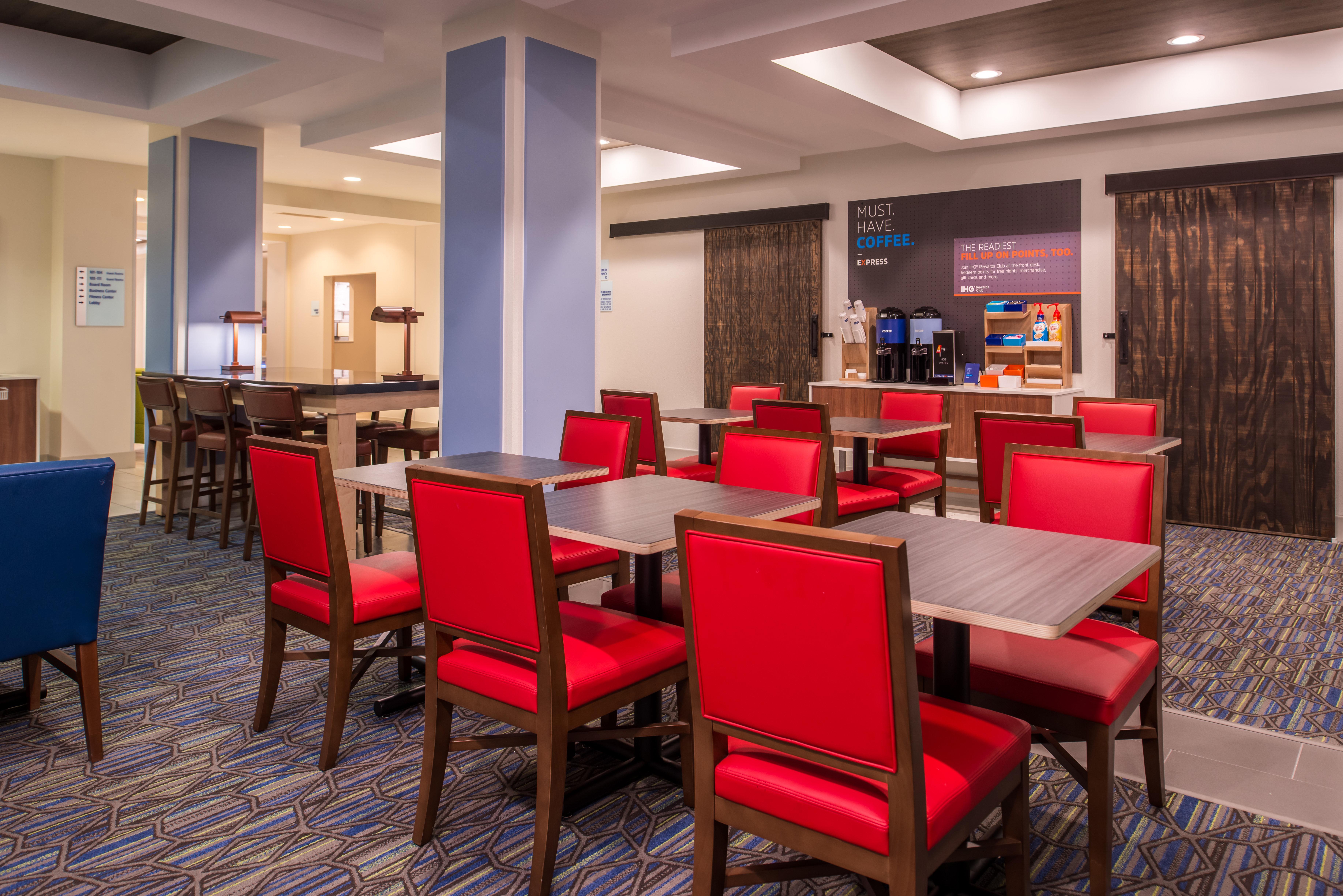 Holiday Inn Express Hotel & Suites Tampa-Anderson Road-Veterans Exp By Ihg West Chase Екстер'єр фото