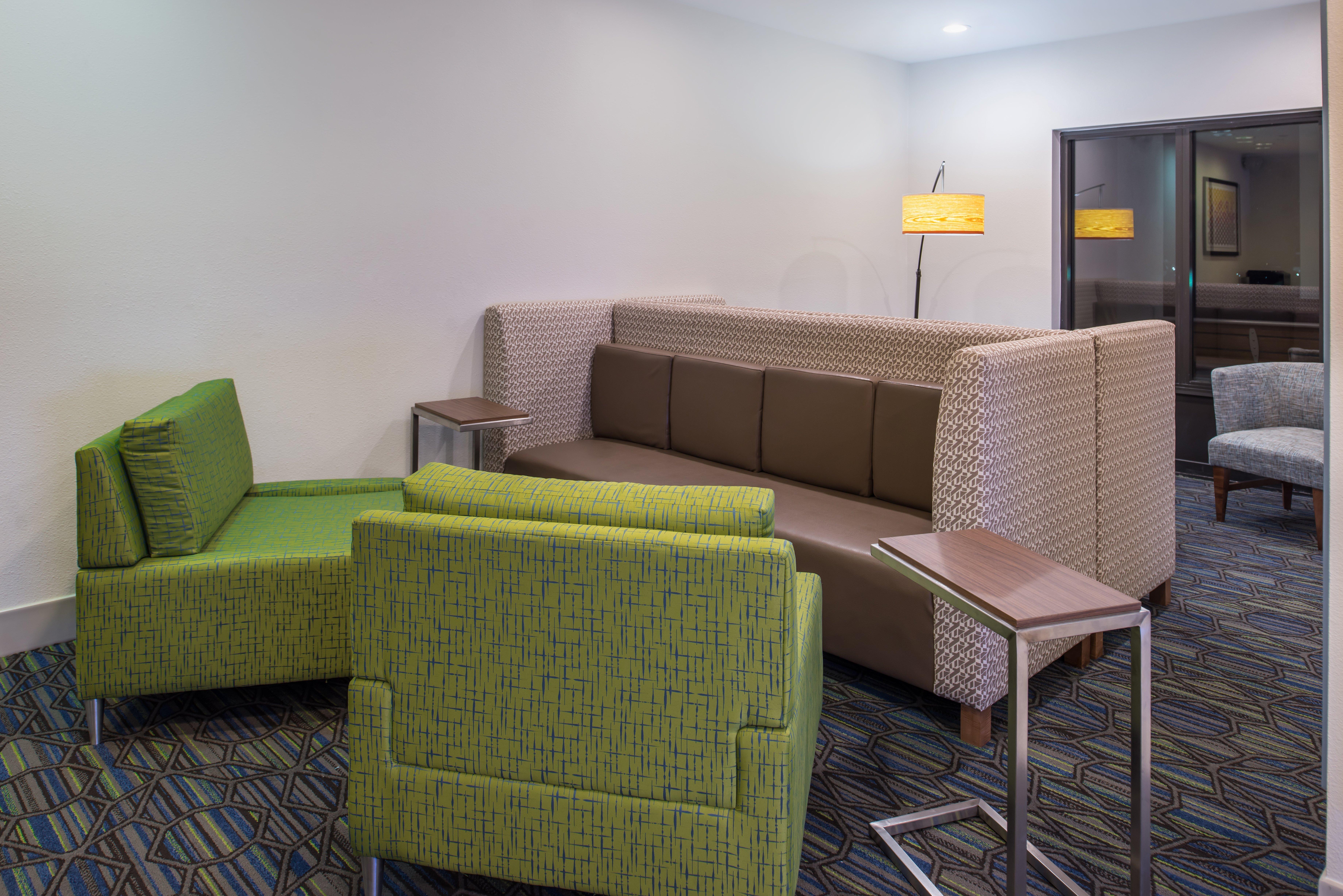 Holiday Inn Express Hotel & Suites Tampa-Anderson Road-Veterans Exp By Ihg West Chase Екстер'єр фото