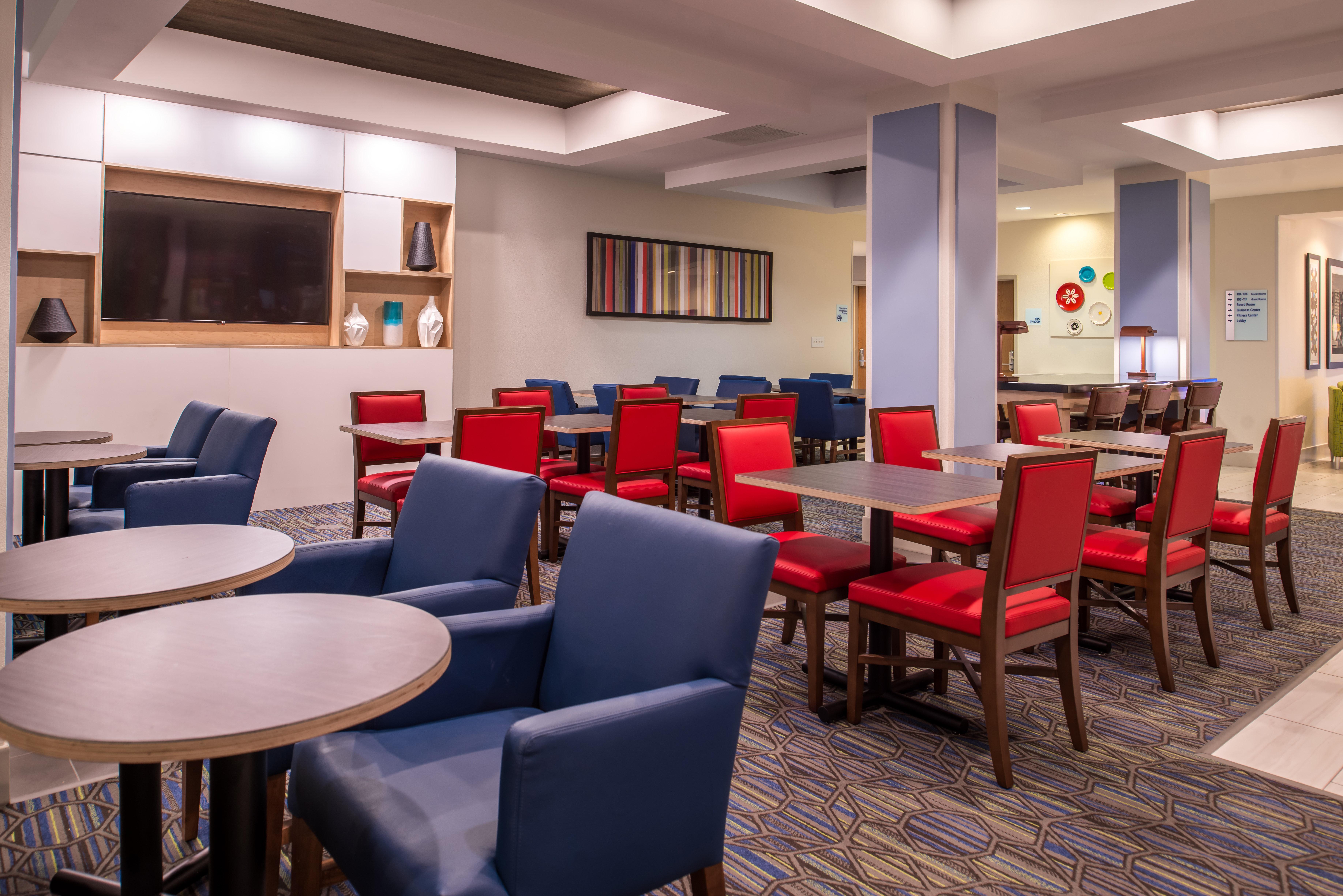 Holiday Inn Express Hotel & Suites Tampa-Anderson Road-Veterans Exp By Ihg West Chase Екстер'єр фото