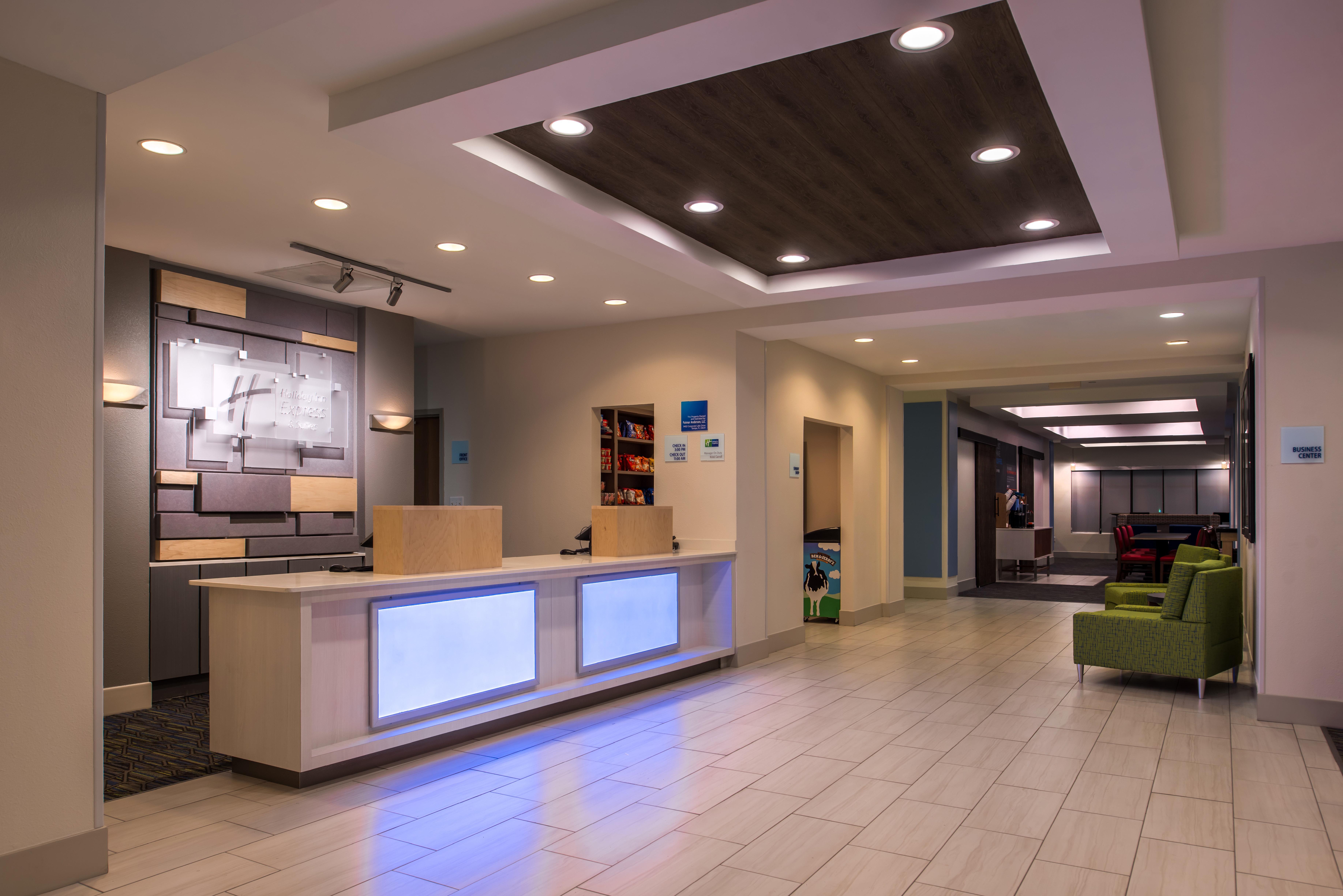 Holiday Inn Express Hotel & Suites Tampa-Anderson Road-Veterans Exp By Ihg West Chase Екстер'єр фото