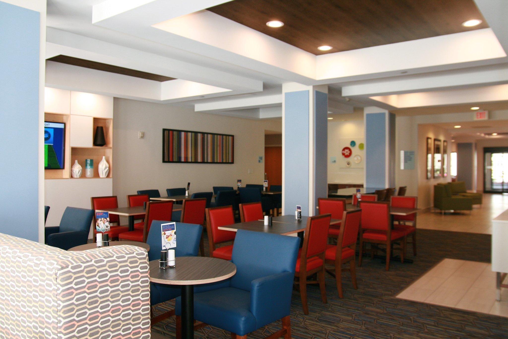 Holiday Inn Express Hotel & Suites Tampa-Anderson Road-Veterans Exp By Ihg West Chase Екстер'єр фото